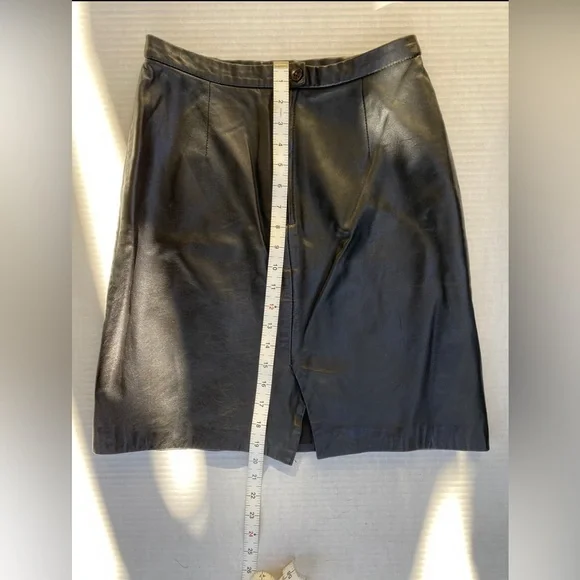 MICHAEL HOBAN VTG 80’s Black Leather Skirt Size 9/10 - Picture 3 of 5